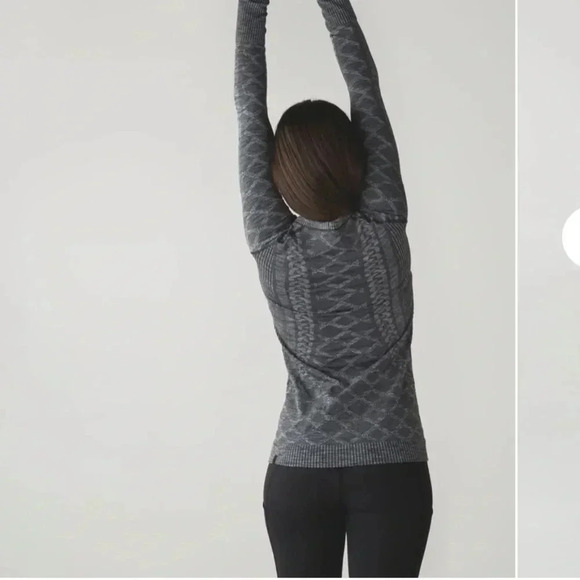 Lululemon rest less pullover - Picture 2 of 10